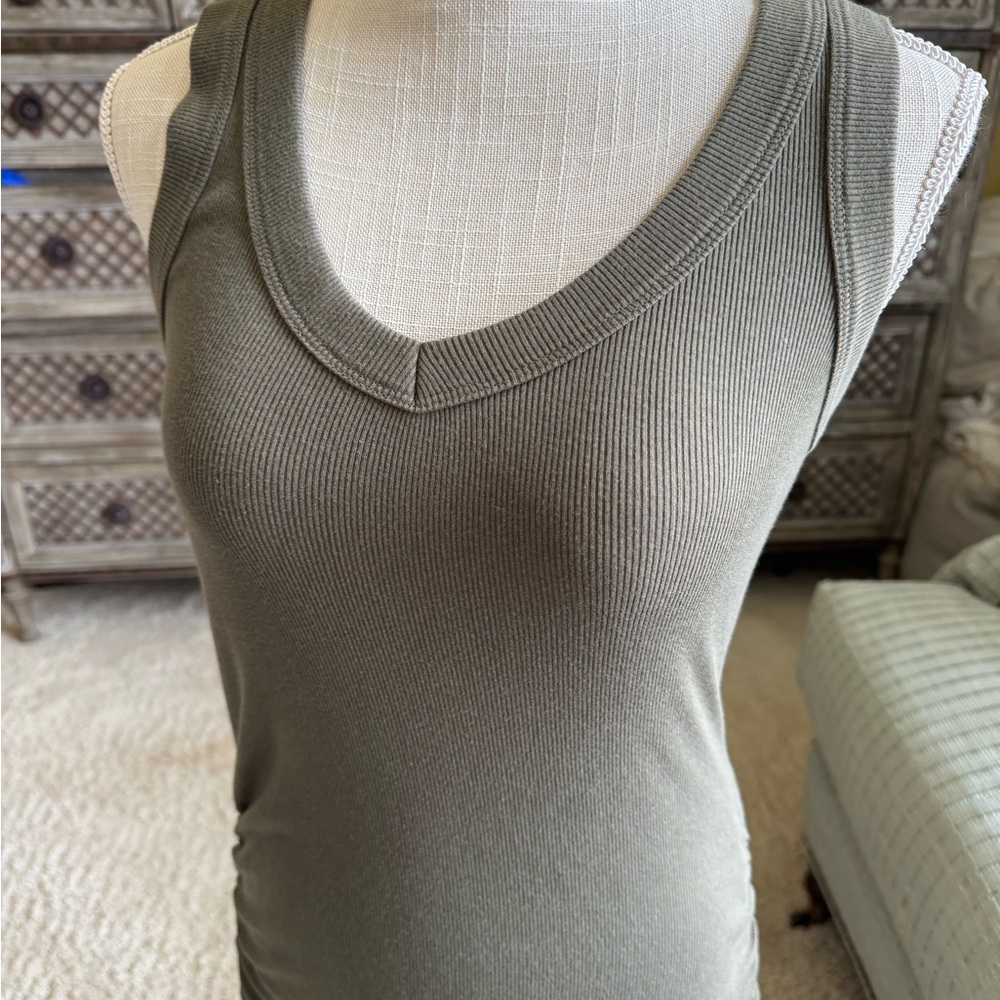 Women's Olive Green Sleeveless fitted dress perfect stretch material never worn